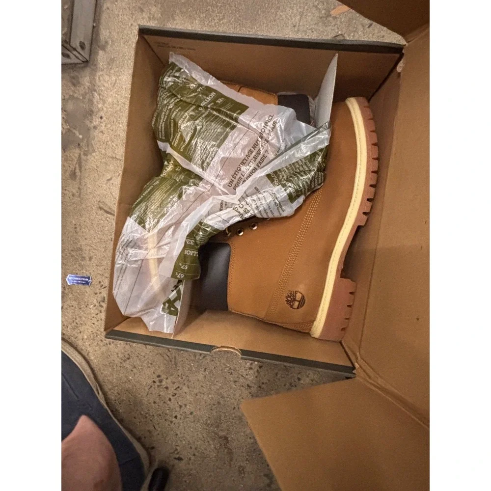 New Timberland® Premium 6-Inch Waterproof Boot in Rust Nubuck 070266 size 11 M